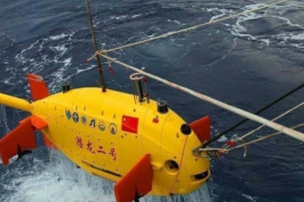 “潜龙二号”自主水下机器人：深海探索的先锋