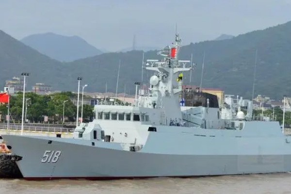 在新时代中国海军的现代化建设中，西昌号护卫舰作为中国海军的新型护卫舰，不仅体现了中国海军装备的跨越发展，更成为了捍卫国家海洋权益的重要力量。本文将围绕西昌号护卫舰的历史背景、技术特点、应用价值以及3D打印模型在军事教育中的重要性进行全面剖析。