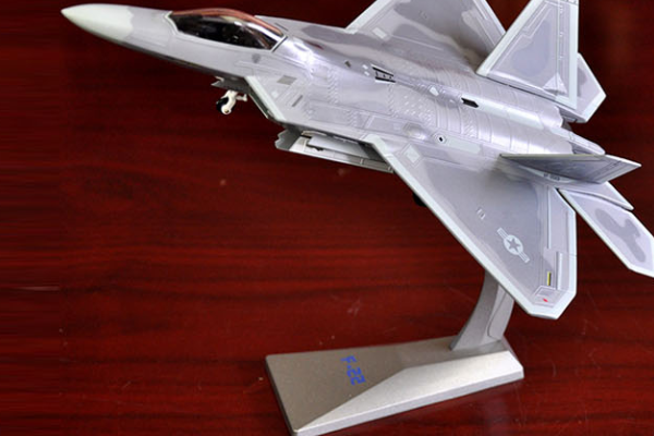 F-22猛禽：隐形王者的翱翔传奇与模型收藏价值
