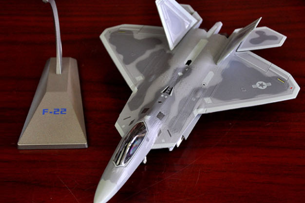 F-22猛禽：隐形王者的翱翔传奇与模型收藏价值